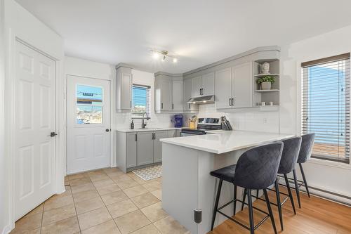 Kitchen - 513 Rue Des Érables, Waterloo, QC - Indoor Photo Showing Kitchen