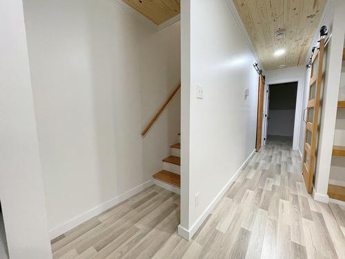 Basement - 513 Rue Des Érables, Waterloo, QC - Indoor Photo Showing Other Room