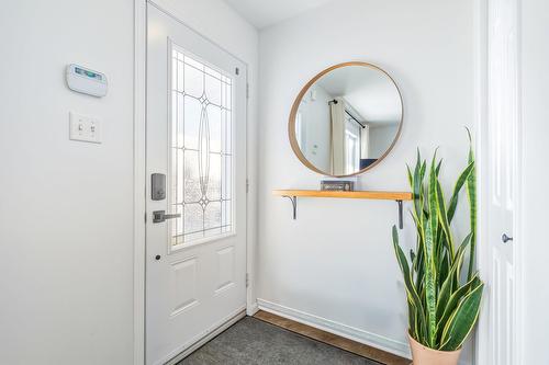 Hall - 513 Rue Des Érables, Waterloo, QC - Indoor Photo Showing Other Room