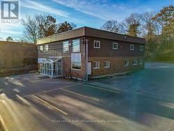 Front with parking - 