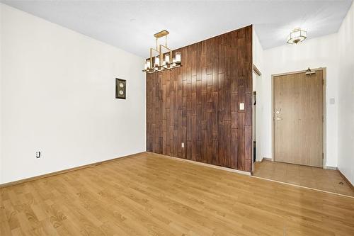 305 3275 Pembina Highway, Winnipeg, MB - Indoor Photo Showing Other Room