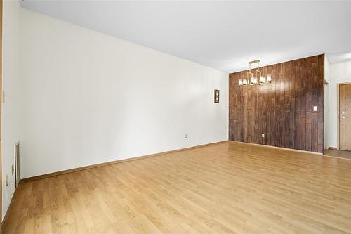 305 3275 Pembina Highway, Winnipeg, MB - Indoor Photo Showing Other Room