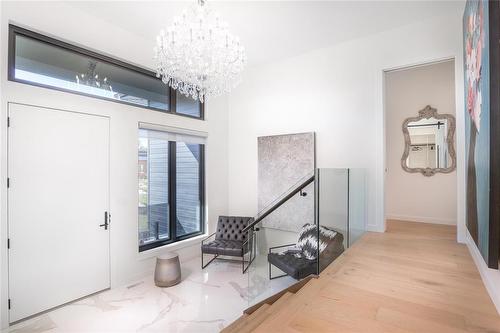 22 Avonlynn Court, Winnipeg, MB - Indoor Photo Showing Other Room