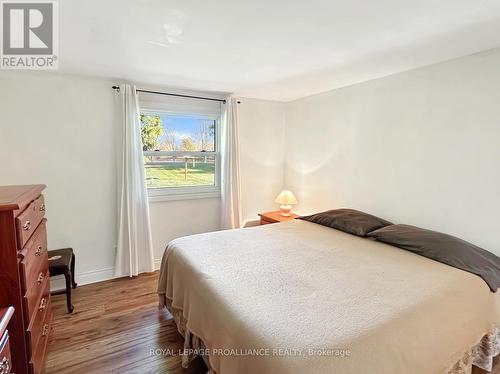 40 Ashley Street, Belleville (Thurlow Ward), ON - Indoor Photo Showing Bedroom