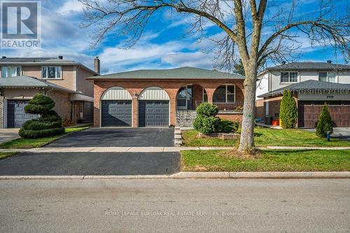 2523 Waterford Street, Oakville, ON - Outdoor With Facade