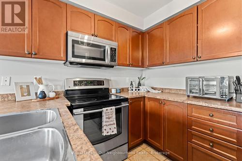 95 Laprade Square, Clarington (Bowmanville), ON - Indoor Photo Showing Kitchen With Double Sink