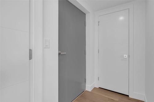 102C-3642 Mission Springs Drive, Kelowna, BC - Indoor Photo Showing Other Room
