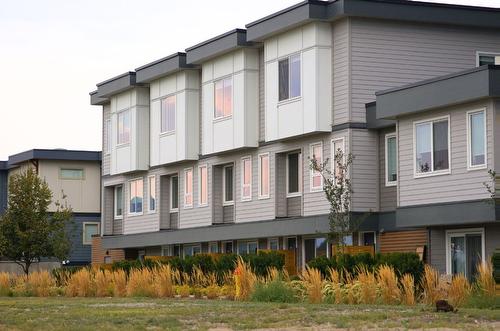 103C-3642 Mission Springs Drive, Kelowna, BC - Outdoor With Facade