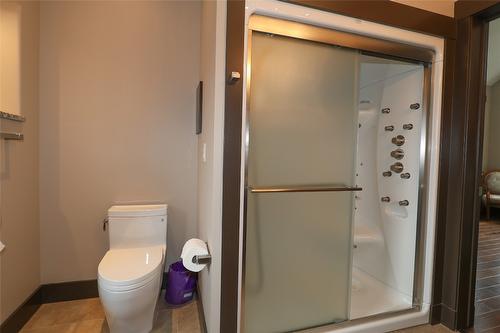 100 Forest Crowne Crescent, Kimberley, BC - Indoor Photo Showing Bathroom