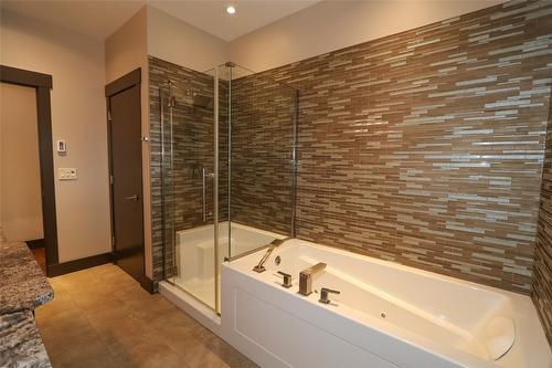 100 Forest Crowne Crescent, Kimberley, BC - Indoor Photo Showing Bathroom