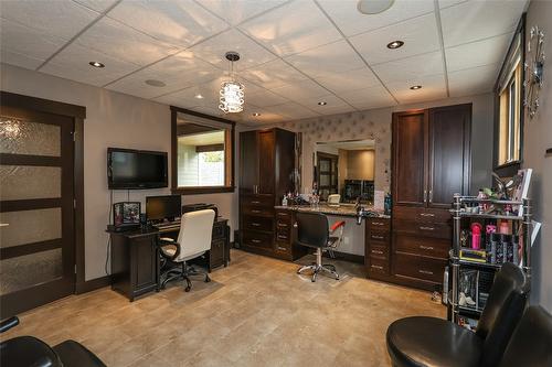 100 Forest Crowne Crescent, Kimberley, BC - Indoor Photo Showing Office