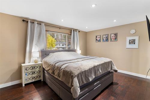 2555 O'Reilly Road, Kelowna, BC - Indoor Photo Showing Bedroom