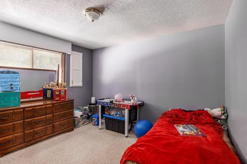 10623 Highway 33 East Highway, Kelowna, BC - Indoor Photo Showing Bedroom