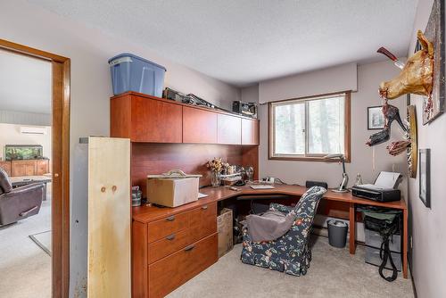 10623 Highway 33 East Highway, Kelowna, BC - Indoor Photo Showing Office