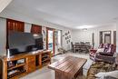 10623 Highway 33 East Highway, Kelowna, BC  - Indoor Photo Showing Living Room 