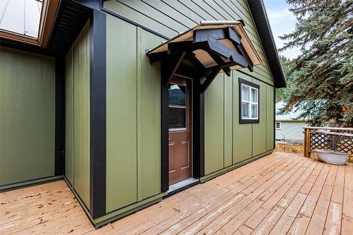 6927 Customs Road, Kingsgate, BC - Outdoor With Deck Patio Veranda With Exterior