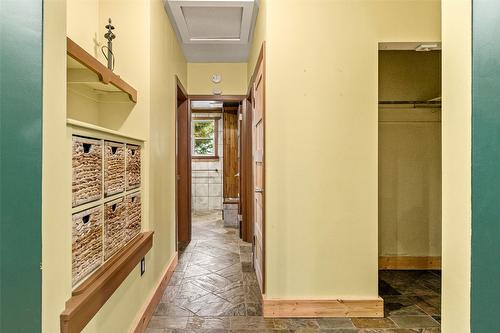 6927 Customs Road, Kingsgate, BC - Indoor Photo Showing Other Room