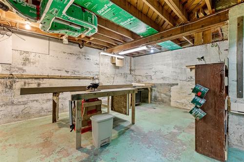 6927 Customs Road, Kingsgate, BC - Indoor Photo Showing Other Room