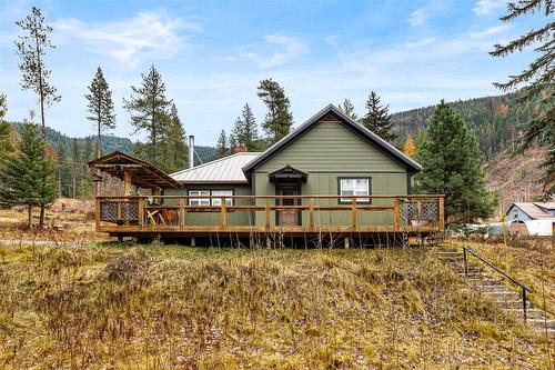 6927 Customs Road, Kingsgate, BC - Outdoor With Deck Patio Veranda