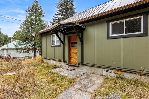 6927 Customs Road, Kingsgate, BC - Outdoor