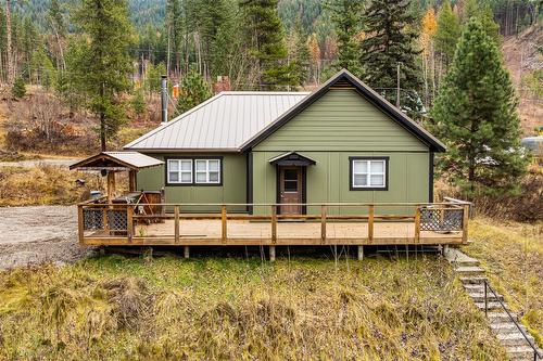 6927 Customs Road, Kingsgate, BC - Outdoor With Deck Patio Veranda