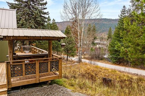 6927 Customs Road, Kingsgate, BC - Outdoor