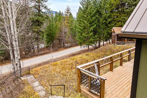 6927 Customs Road, Kingsgate, BC - Outdoor