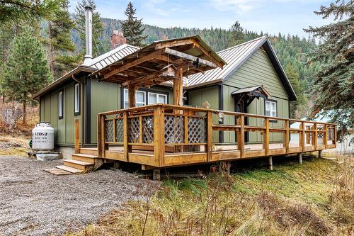6927 Customs Road, Kingsgate, BC - Outdoor With Deck Patio Veranda