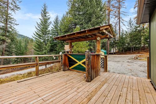 6927 Customs Road, Kingsgate, BC - Outdoor With Deck Patio Veranda
