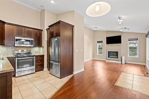 5-1415 Alder Street, Creston, BC - Indoor Photo Showing Kitchen