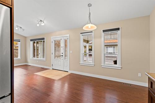 5-1415 Alder Street, Creston, BC - Indoor Photo Showing Other Room