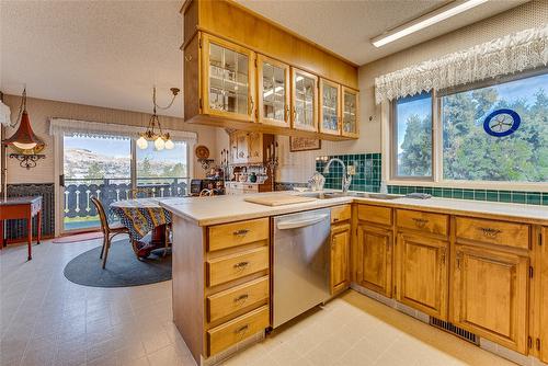 14114 Juniper Drive, Coldstream, BC - Indoor Photo Showing Kitchen