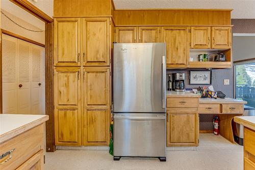 14114 Juniper Drive, Coldstream, BC - Indoor Photo Showing Kitchen