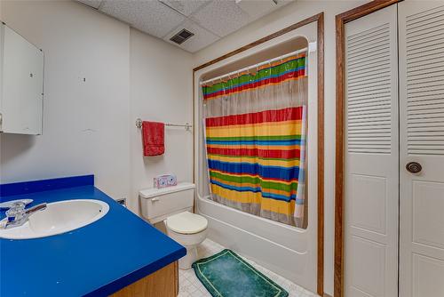 14114 Juniper Drive, Coldstream, BC - Indoor Photo Showing Bathroom