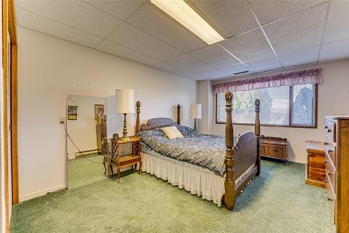 14114 Juniper Drive, Coldstream, BC - Indoor Photo Showing Bedroom