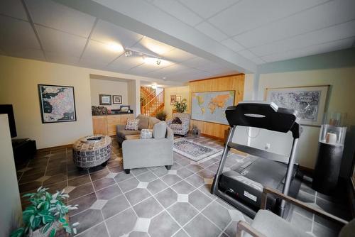 3023 Westside Road, Moyie, BC - Indoor