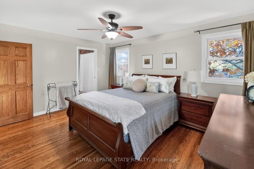 152 Ridge Road W, Grimsby, ON - Indoor Photo Showing Bedroom