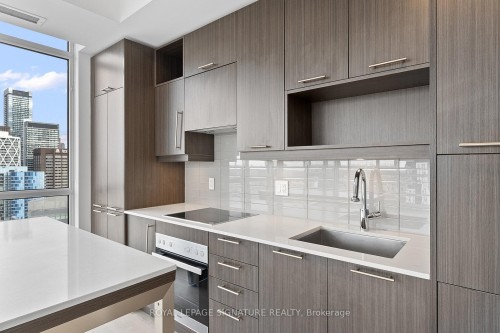 2906-199 Richmond Street W, Toronto, ON - Indoor Photo Showing Kitchen With Upgraded Kitchen