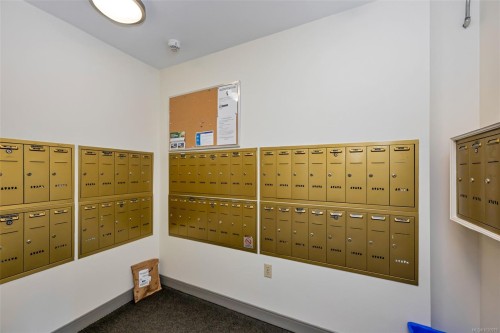 206-103 Gorge Rd East, Victoria, BC - Indoor Photo Showing Other Room