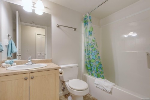 210-655 Goldstream Ave, Langford, BC - Indoor Photo Showing Bathroom