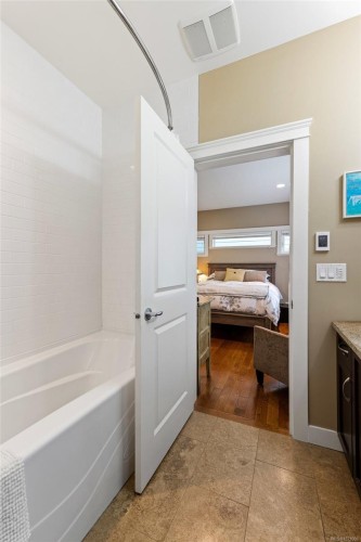 2324 Malaview Ave, Sidney, BC 