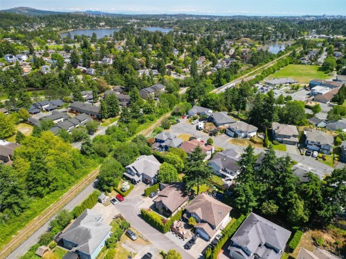 110 Jedburgh Pl, View Royal, BC 