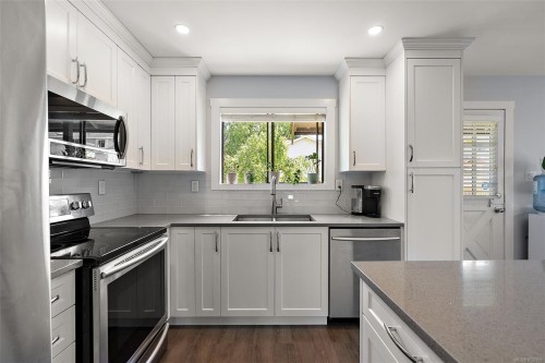 110 Jedburgh Pl, View Royal, BC 