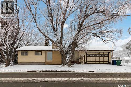 802 V AVENUE N  Saskatoon, SK S7L 3G1