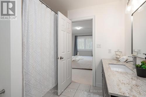 3339 Skipton Lane, Oakville, ON - Indoor Photo Showing Bathroom