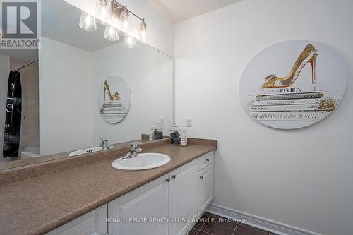 3339 Skipton Lane, Oakville, ON - Indoor Photo Showing Bathroom