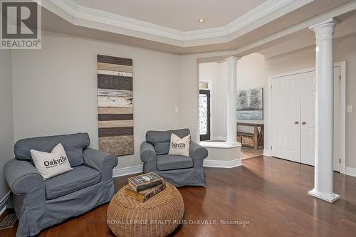 3339 Skipton Lane, Oakville, ON - Indoor Photo Showing Living Room