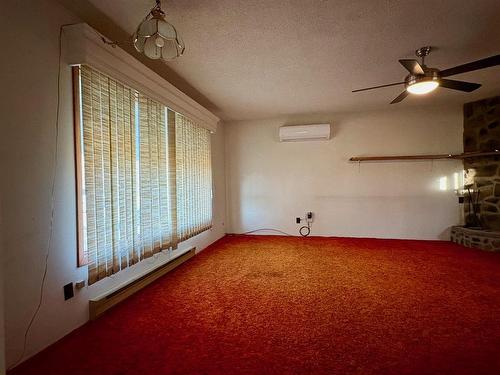 9 Main Street, Chater, MB - Indoor Photo Showing Other Room