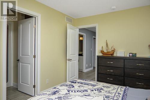 64 College Street, Quinte West (Trenton Ward), ON - Indoor Photo Showing Bedroom