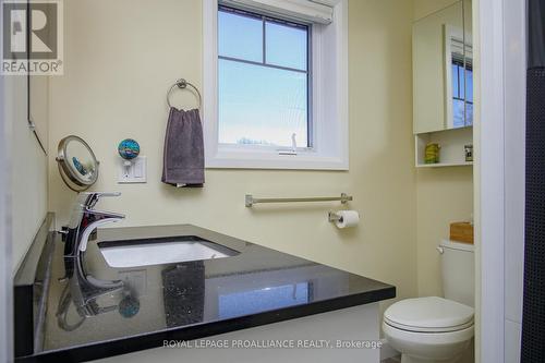 64 College Street, Quinte West (Trenton Ward), ON - Indoor Photo Showing Bathroom